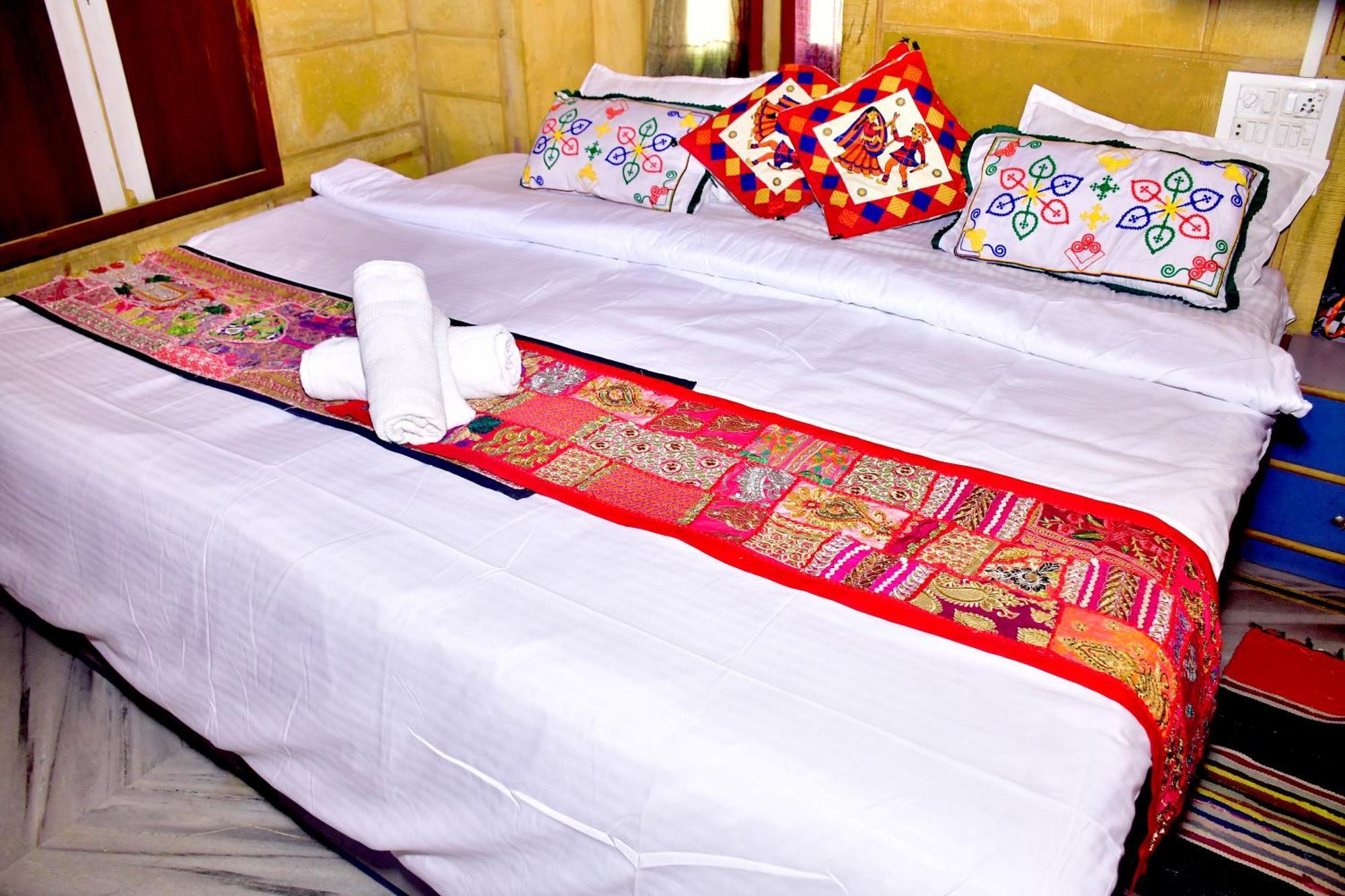 Hotel Shahiraj Jaisalmer Room photo